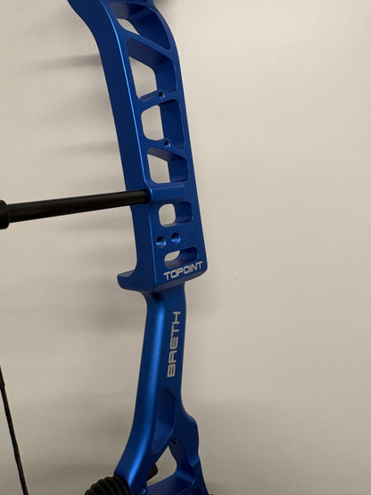 Topoint Breth 36 Compound Bow RH Blue 35-50 lbs - Used
