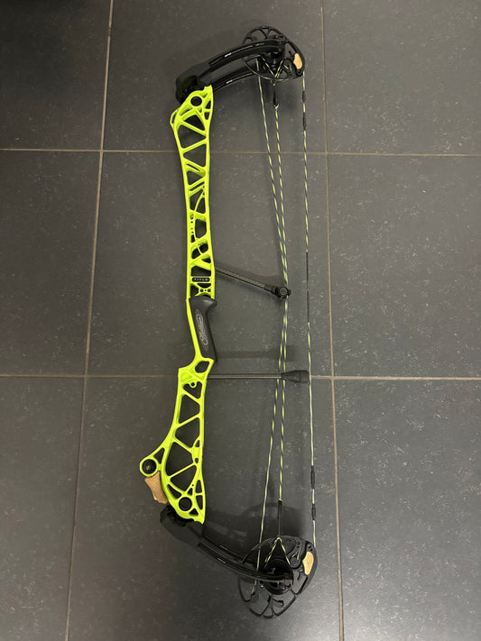 Mathews Title 38 G1 Compound Bow RH Electric Green - Used