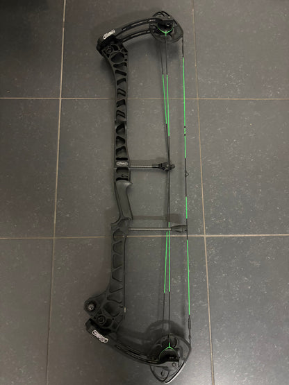 Mathews TRX 40 Compound Bow RH Black 50-60 lbs - Used