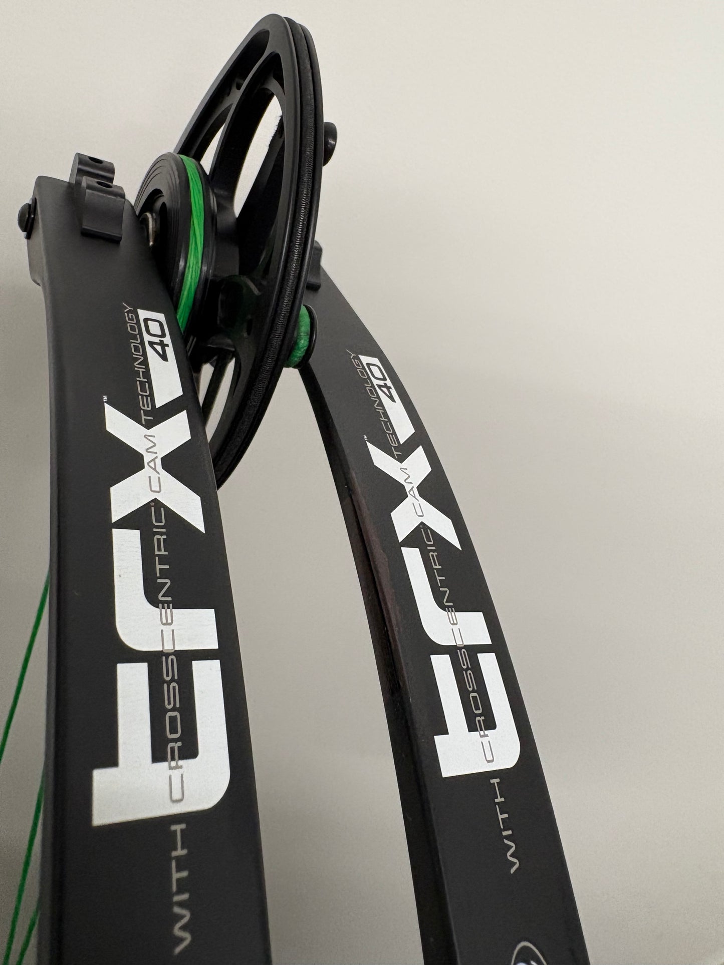 Mathews TRX 40 Compound Bow RH Black 50-60 lbs - Used