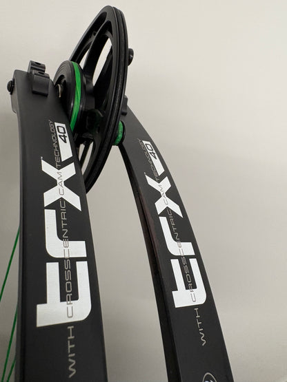 Mathews TRX 40 Compound Bow RH Black 50-60 lbs - Used