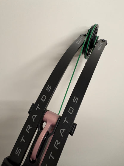 Hoyt Stratos 40 Compound Bow RH Champagne Pink HBT #1 50-60 lbs - Used