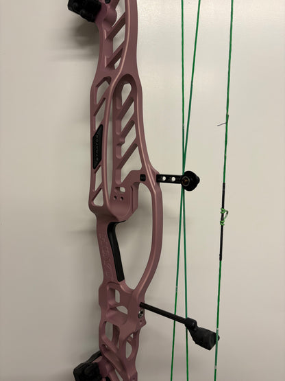 Hoyt Stratos 40 Compound Bow RH Champagne Pink HBT #1 50-60 lbs - Used