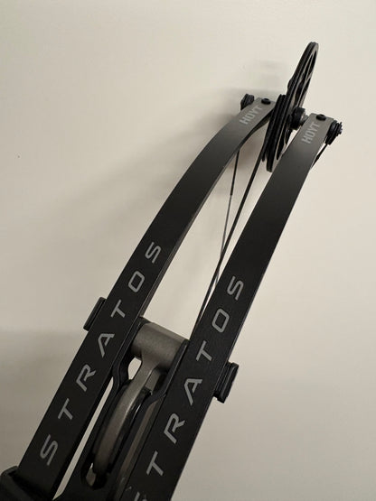 Hoyt Stratos 40 Compound Bow RH Slate SVX #3 50-60 lbs - Used