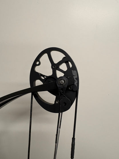 Hoyt Stratos 40 Compound Bow RH Slate SVX #3 50-60 lbs - Used