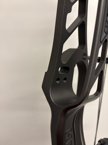 Hoyt Stratos 40 Compound Bow RH Slate SVX #3 50-60 lbs - Used