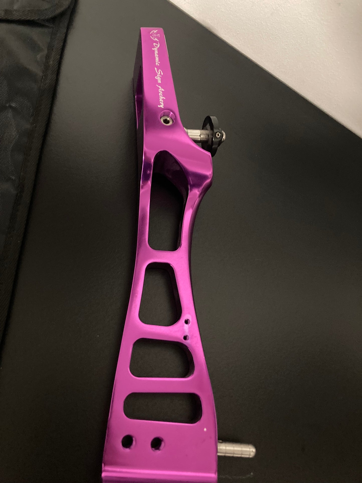 Dynamic Sign Archery Storm Riser ILF LH Purple - Show Model