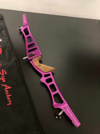 Dynamic Sign Archery Storm Riser ILF LH Purple - Show Model