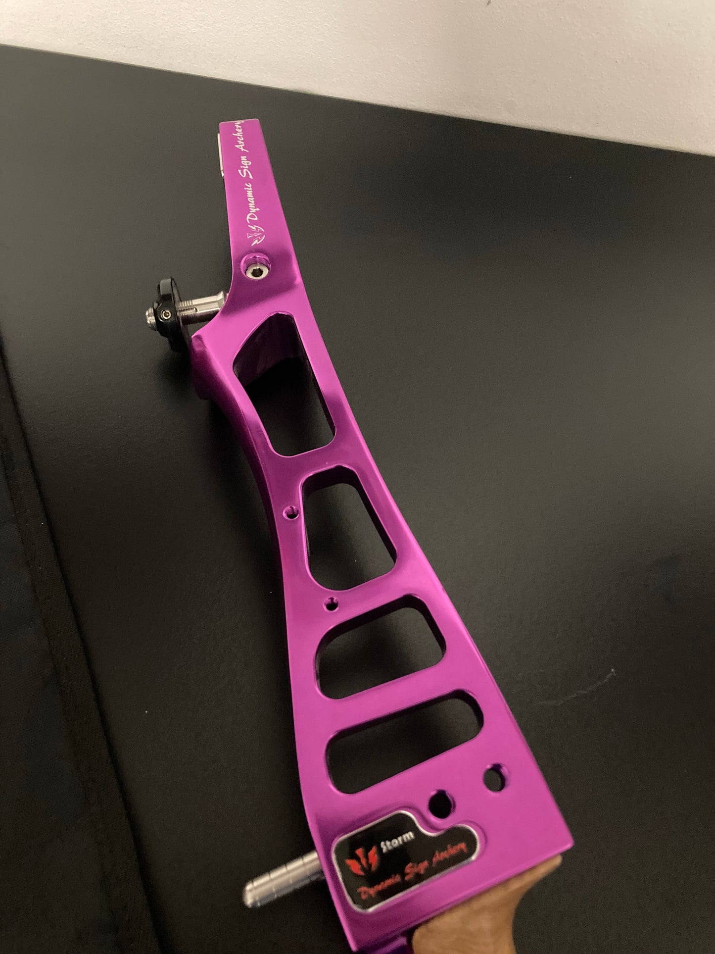 Dynamic Sign Archery Storm Riser ILF LH Purple - Show Model
