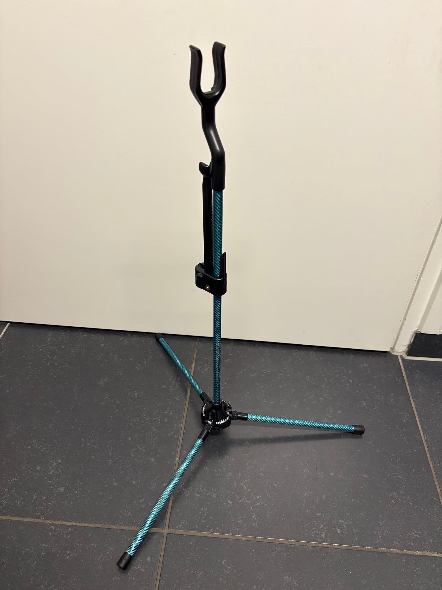 Cartel RX-10 Recurve Bow Stand Blue - Show Model