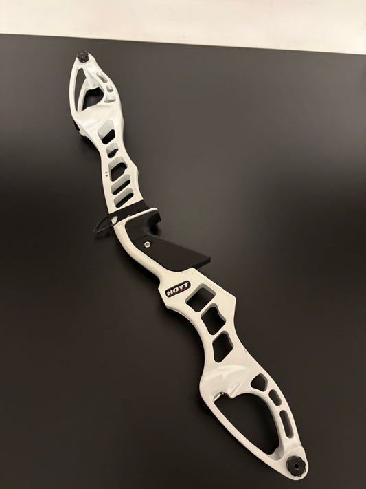 Hoyt Riser Prodigy Formula RH White 25'' - Used