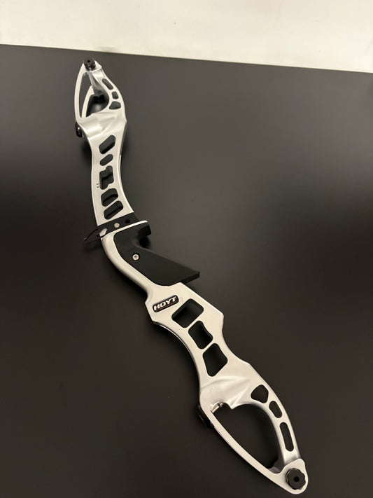 Hoyt Riser Prodigy RX Formula RH Silver 25'' - Used