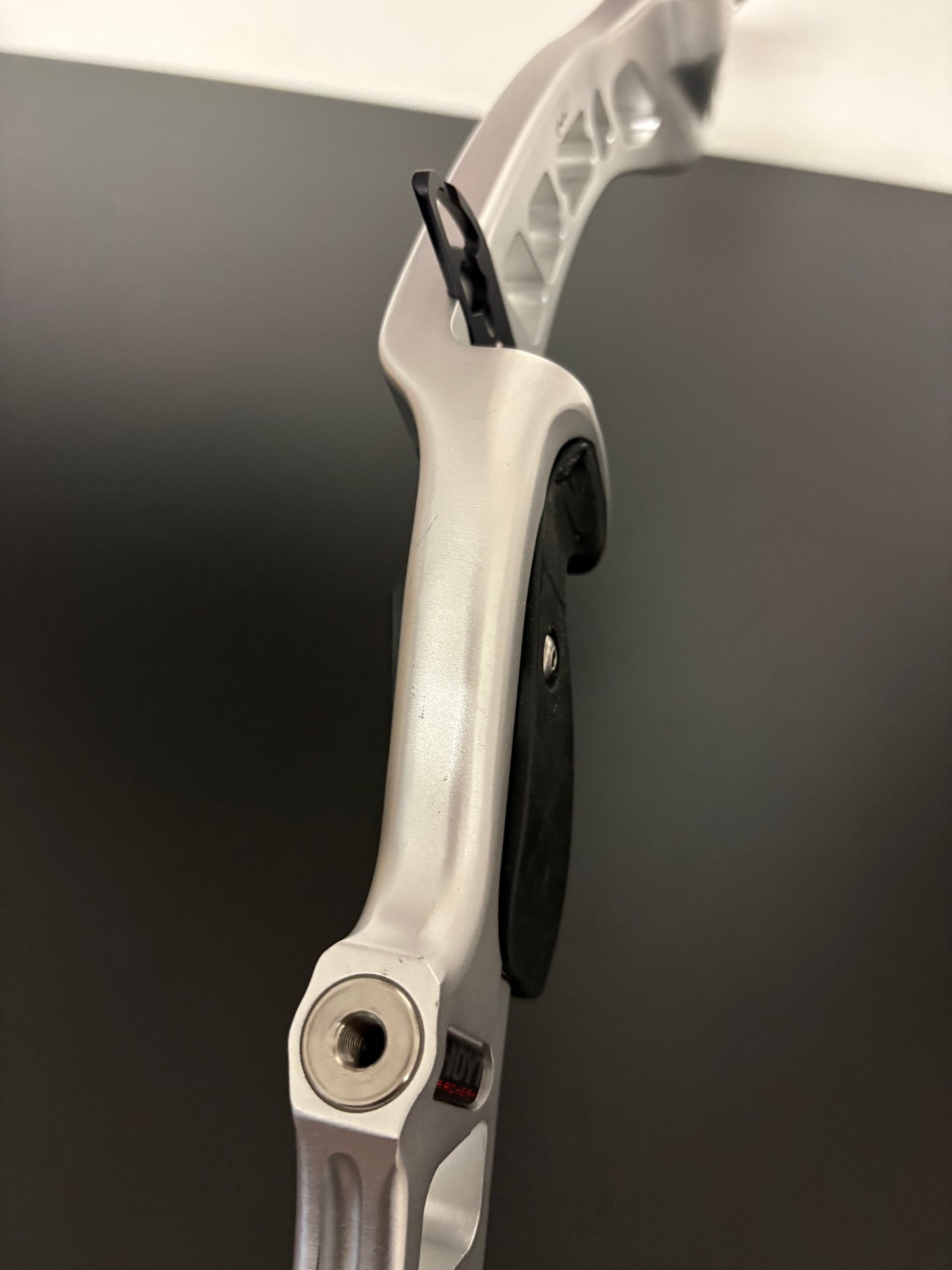 Hoyt Riser Prodigy RX Formula RH Silver 25'' - Used