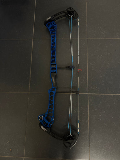 Mathews TRX 38 G2 Compound Bow RH Blue 50-60 lbs - Used
