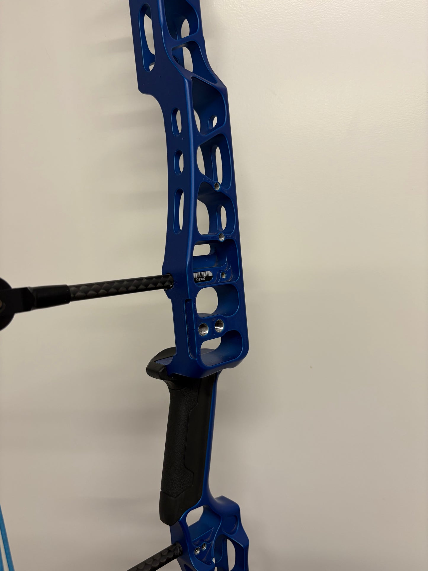 Mathews TRX 38 G2 Compound Bow RH Blue 50-60 lbs - Used