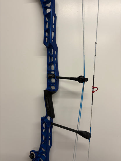 Mathews TRX 38 G2 Compound Bow RH Blue 50-60 lbs - Used