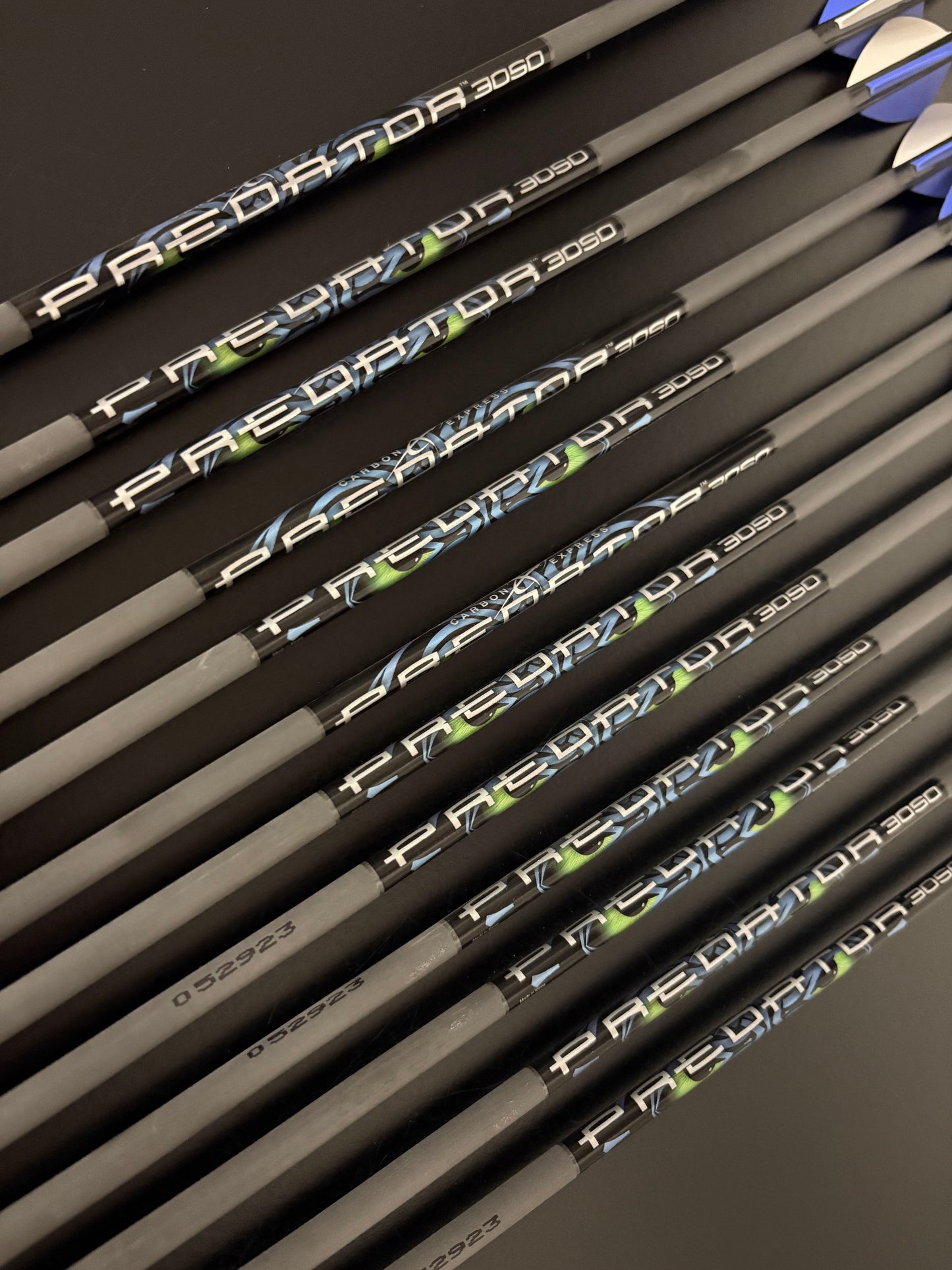 Carbon Express Predator 3050 Carbon Arrows Spine 500 / 12 pcs / 30 inch - NEW