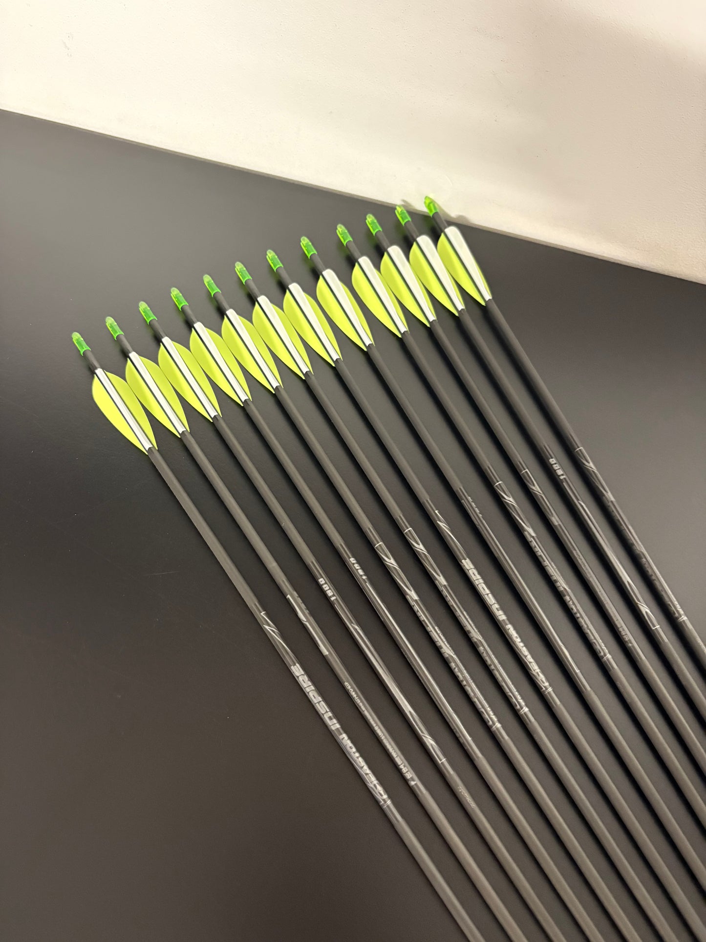 Easton Inspire Carbon Arrows Spine 1800 / 12 pcs / 28.5 inch - NEW