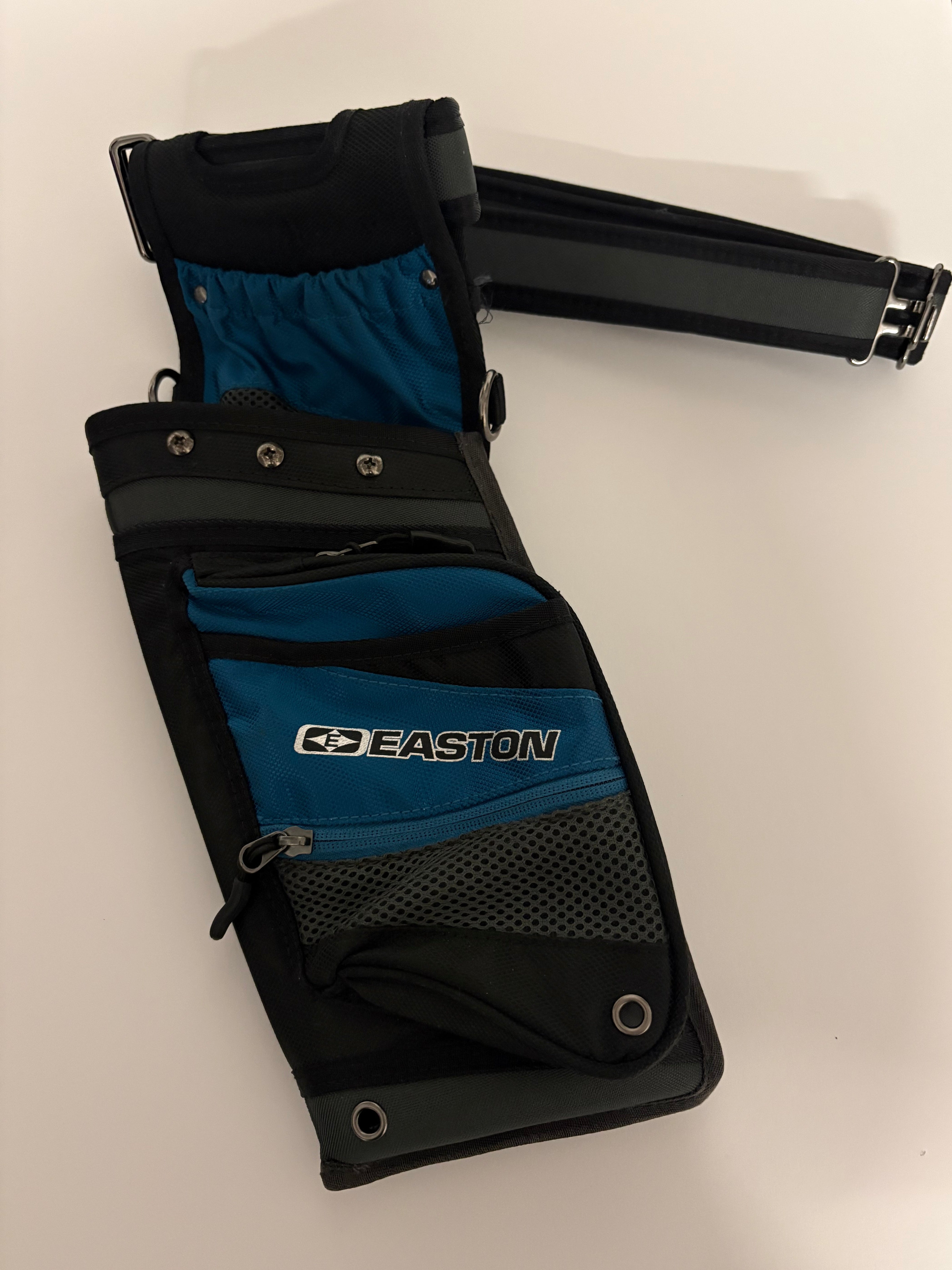 Field Quivers – Archery Outlet