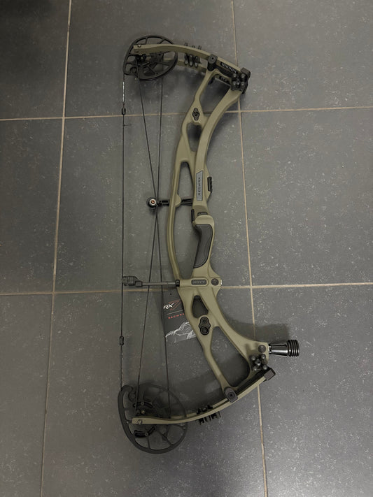 Hoyt Carbon RX7 Ultra Compound Bow LH Wilderness 40-50 lbs - NEW