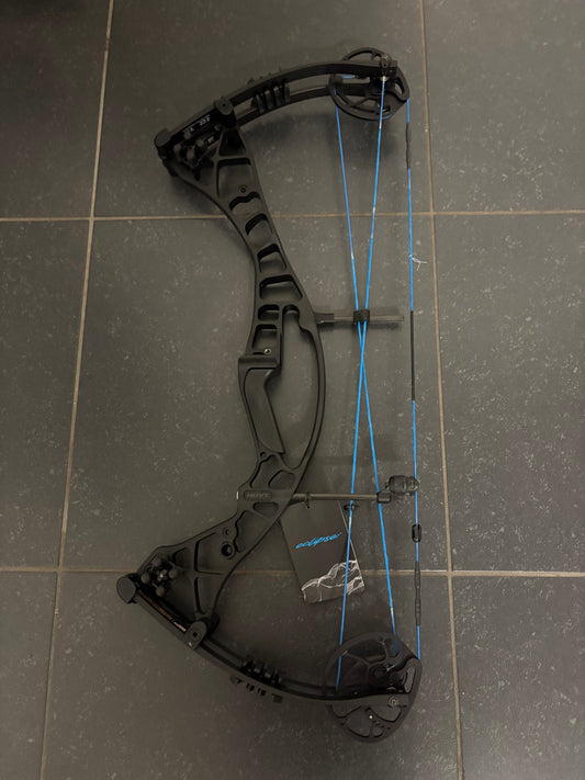 Hoyt Eclipse EC Compound Bow RH Black Out EC #2 40-50 lbs - NEW (#1.2)