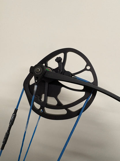 Hoyt Eclipse EC Compound Bow RH Black Out EC #2 40-50 lbs - NEW (#1.2)