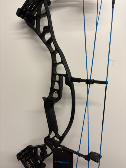Hoyt Eclipse EC Compound Bow RH Black Out EC #2 40-50 lbs - NEW (#1.2)