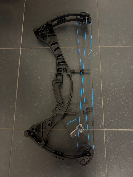 Hoyt Eclipse EC Compound Bow RH Black Out EC #1 40-50 lbs - NEW (#1.1)