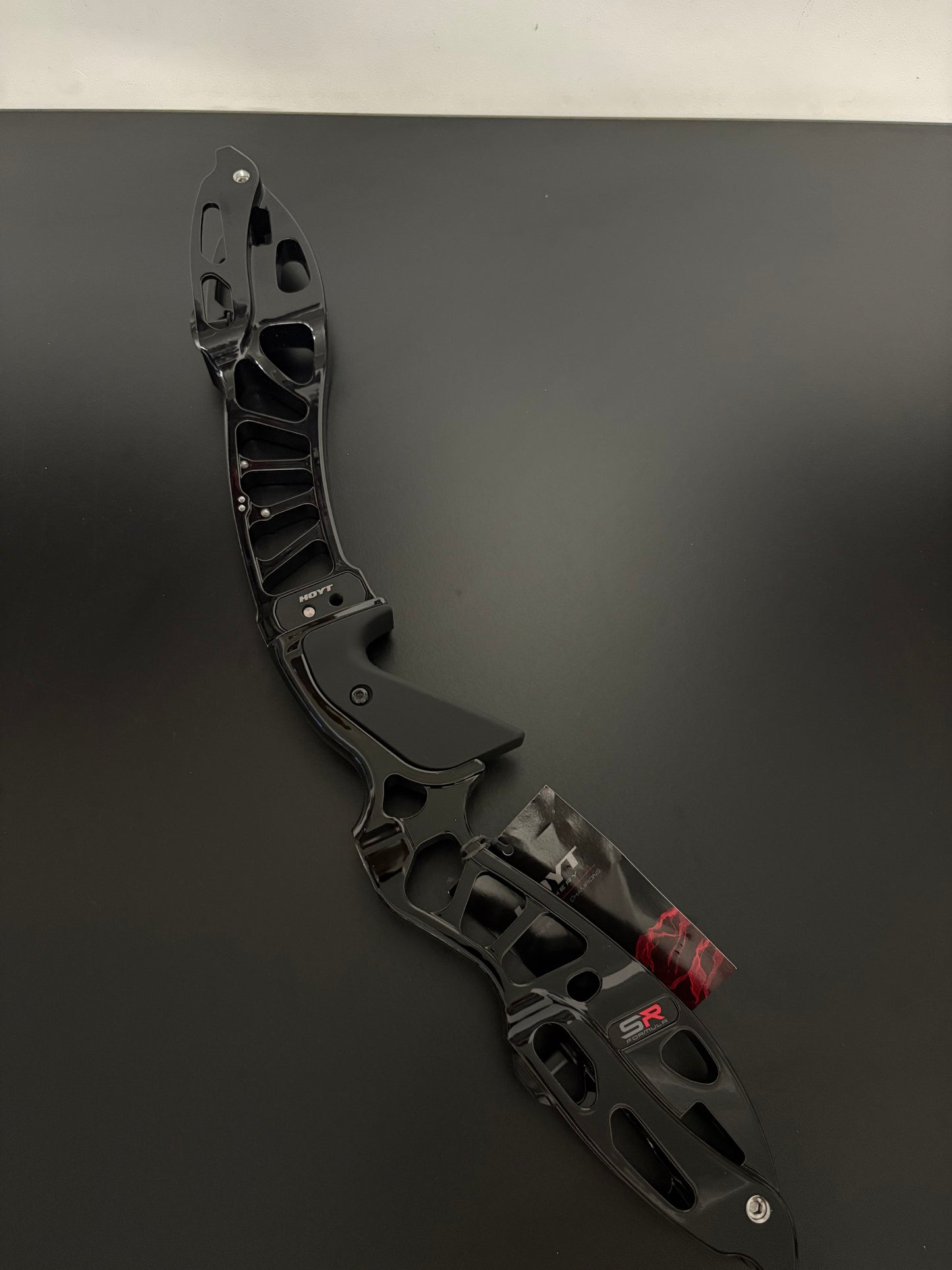 Hoyt Riser Formula SR RH Liquid Black 25'' - NEW