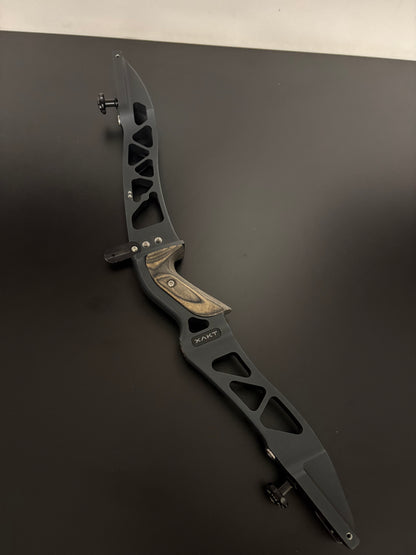 Hoyt Riser Xakt ILF RH Black/Grey 25''- Used