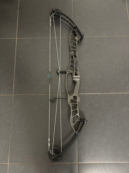 Hoyt Stratos 40 Compound Bow LH Slate HBT #1 50-60 lbs - Show Model