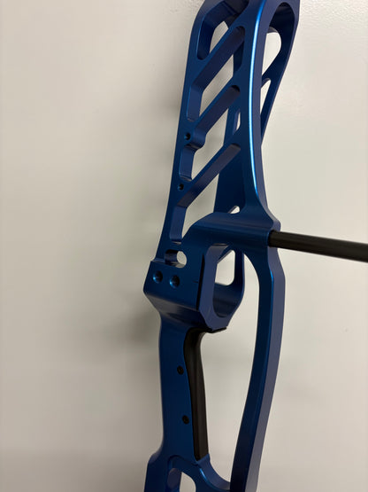 Hoyt Stratos 40 Compound Bow LH Cosmo Blue SVX #2 50-60 lbs GAS Bowstrings - NEW