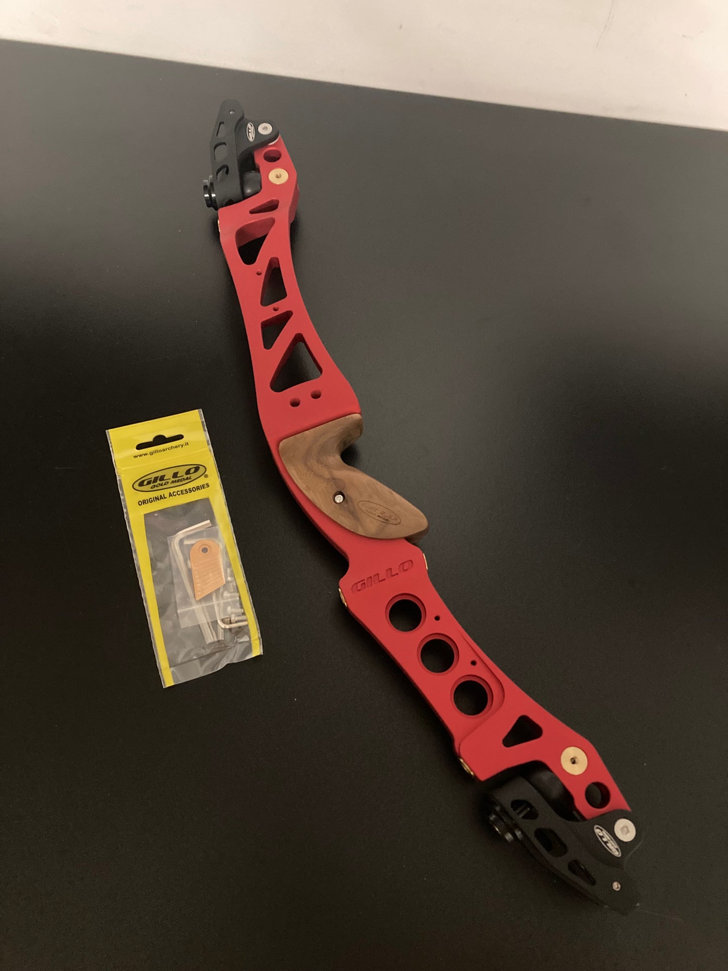 Gillo Riser GT25 ILF LH Red 25'' B-Grade - Show Model (#10) – Archery ...