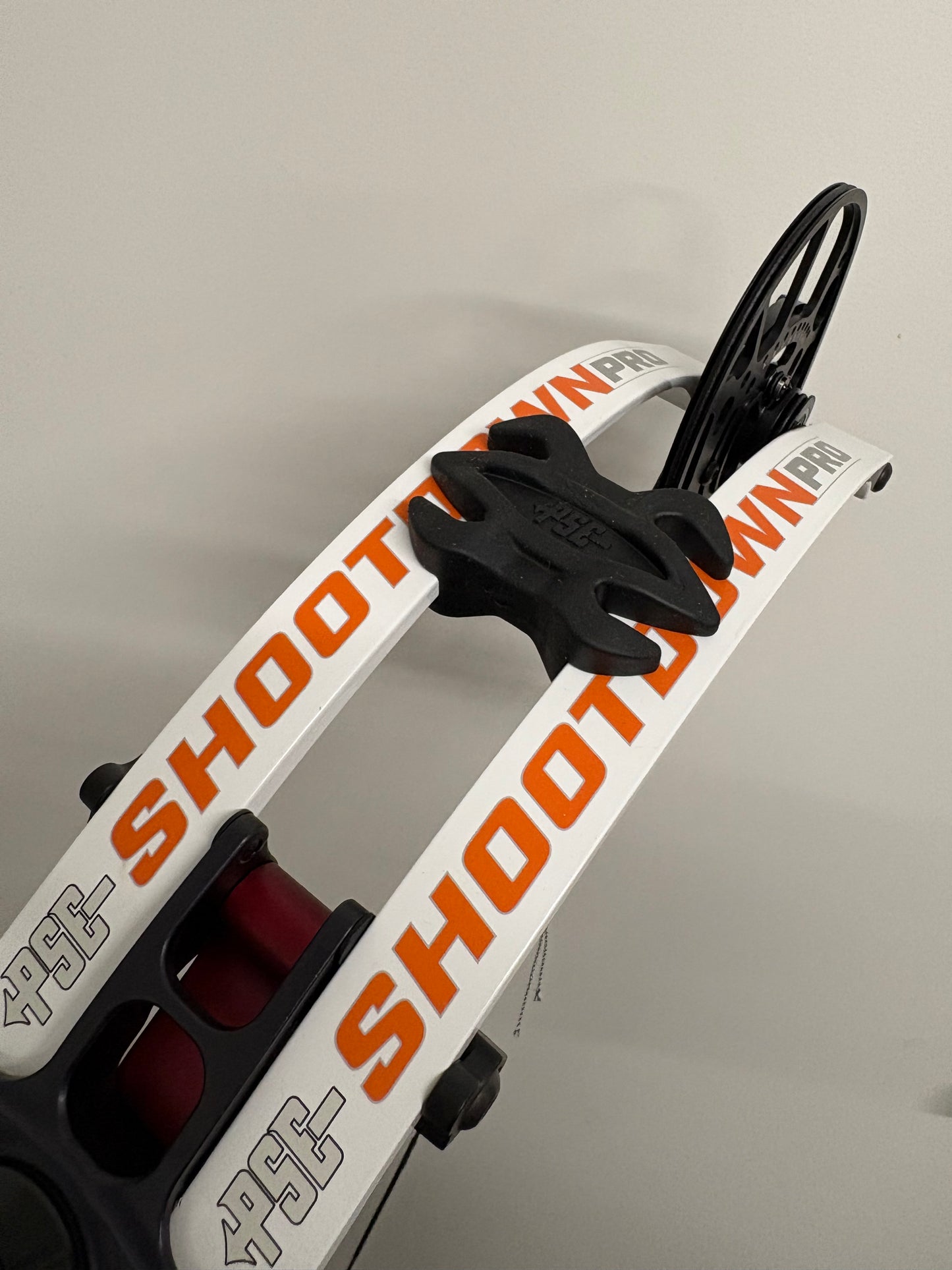 PSE Shootdown Pro S2 Compound Bow RH Black Cherry 50-60 lbs - NEW