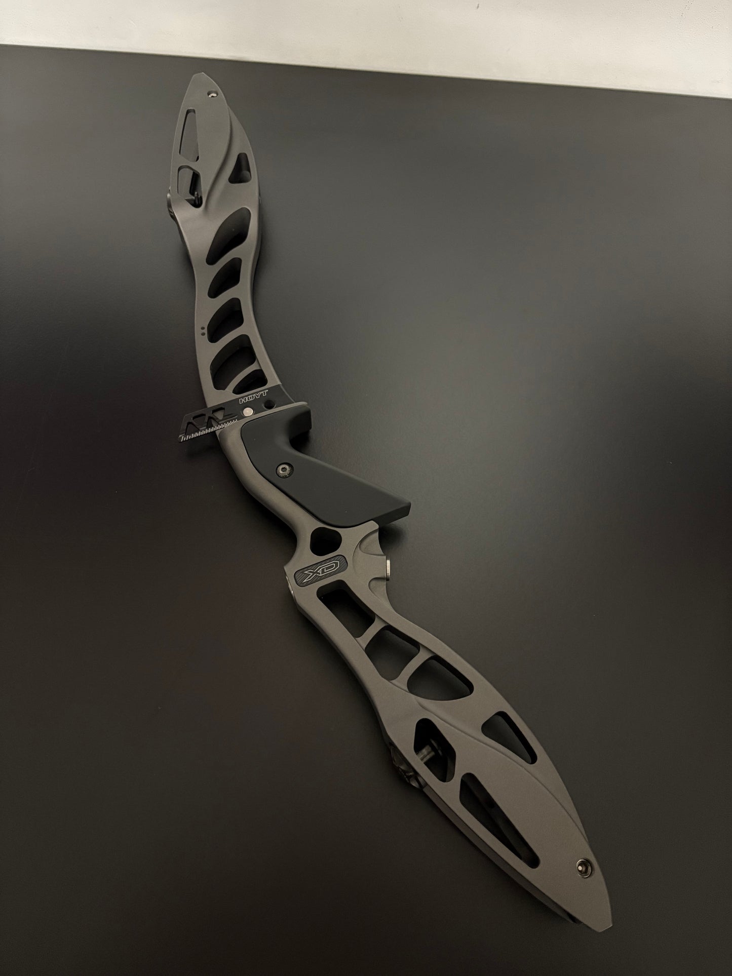 Hoyt Riser Formula XD RH Slate 25'' - Used