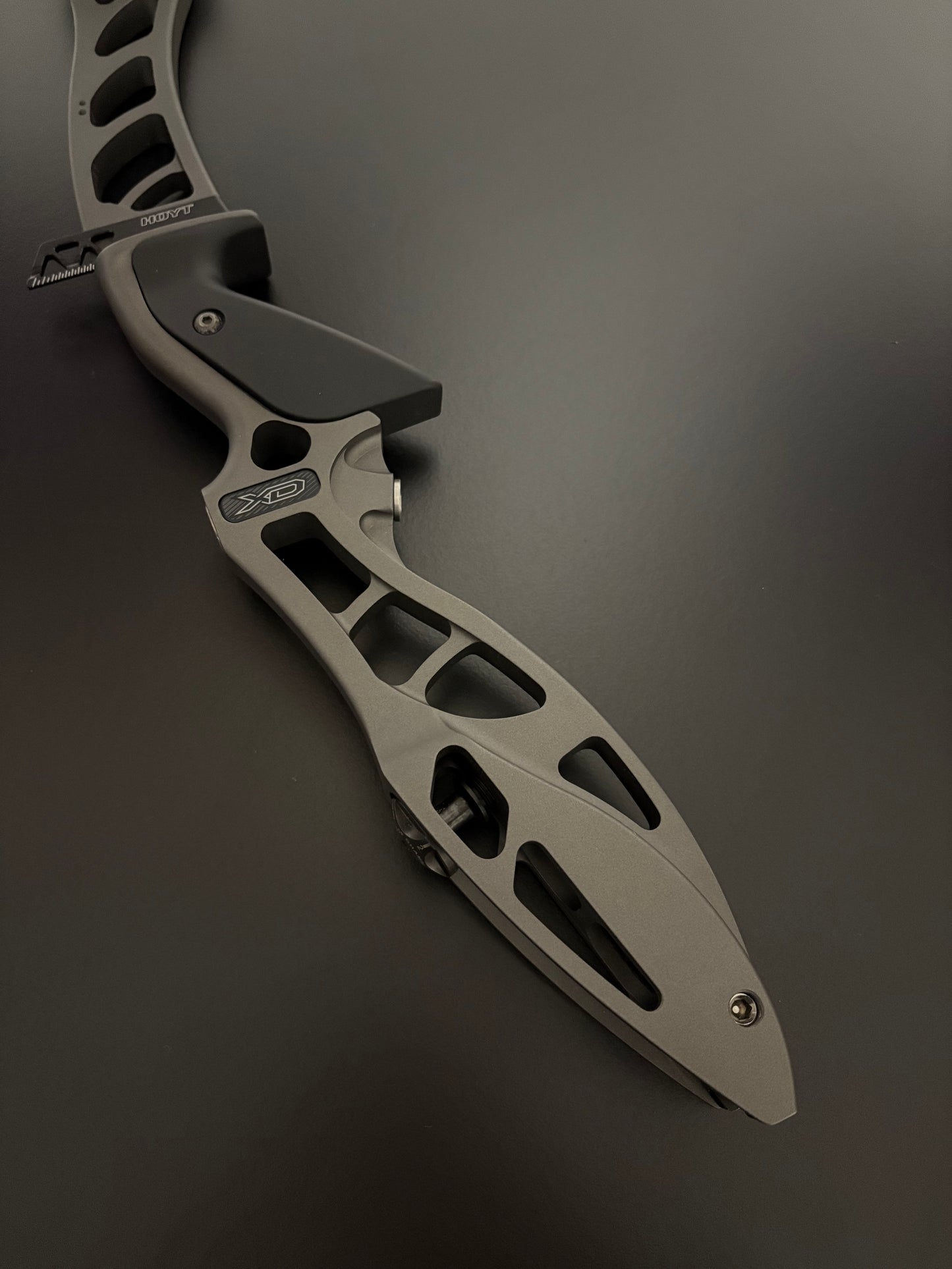 Hoyt Riser Formula XD RH Slate 25'' - Used