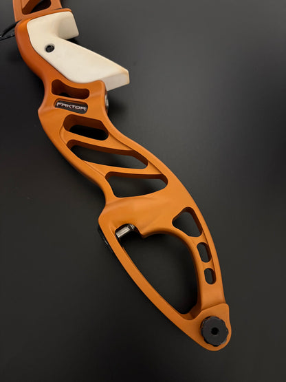 Hoyt Riser Formula Faktor RH Orange 25'' - Used