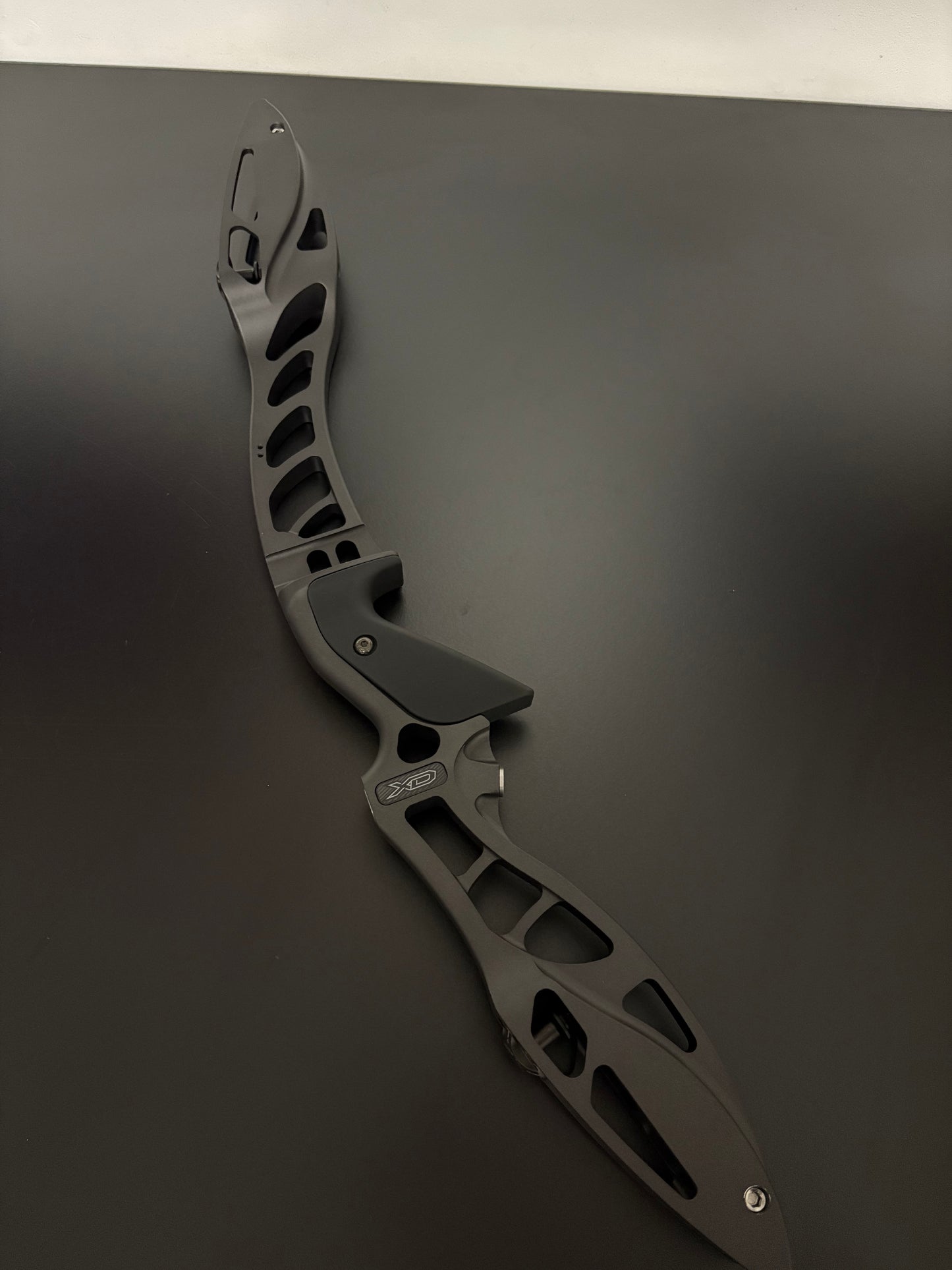 Hoyt Riser Formula XD RH Black Ink 25'' - NEW