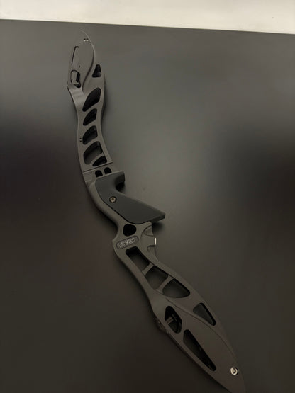 Hoyt Riser Formula XD RH Black Ink 25'' - NEW