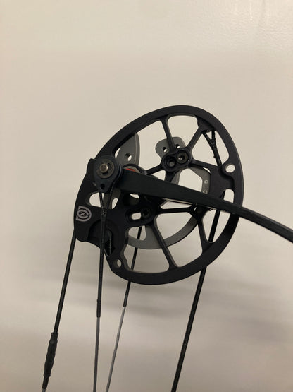 Hoyt Altus 38 Compound Bow LH Red DCX #3 Red 50-60 lbs - NEW