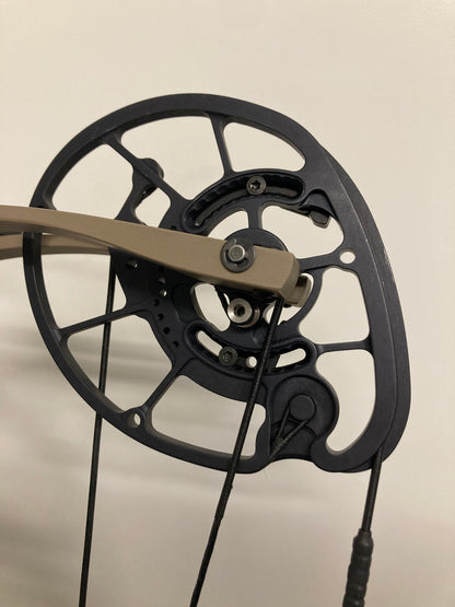 Hoyt RX5 Compound Bow RH Buckskin HBX 50-60 lbs - Show Model (#1.1)