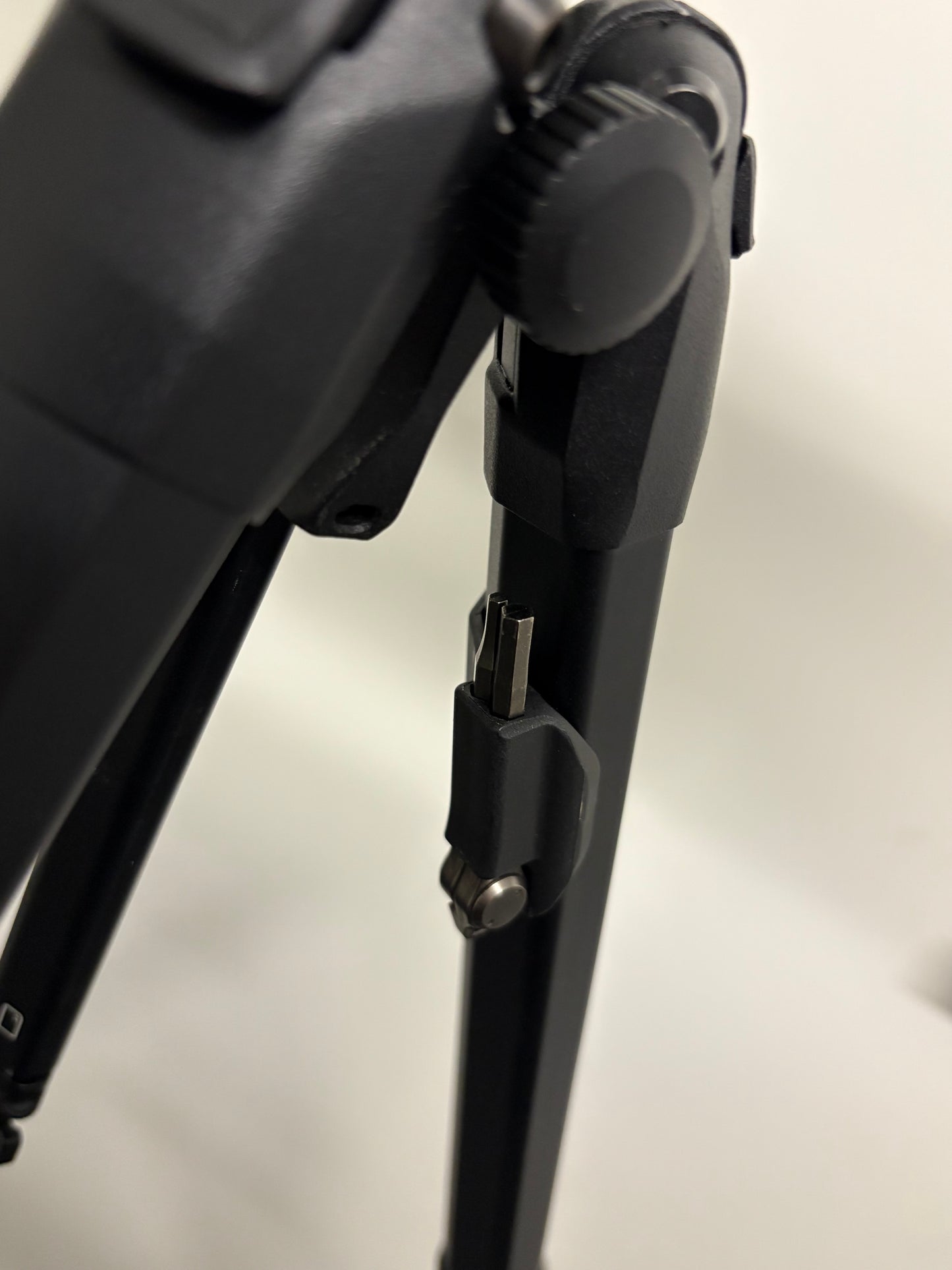 Swarovski ATS 25-50x65 HD Spotting Scope Incl. Peak Design Tripod - Used