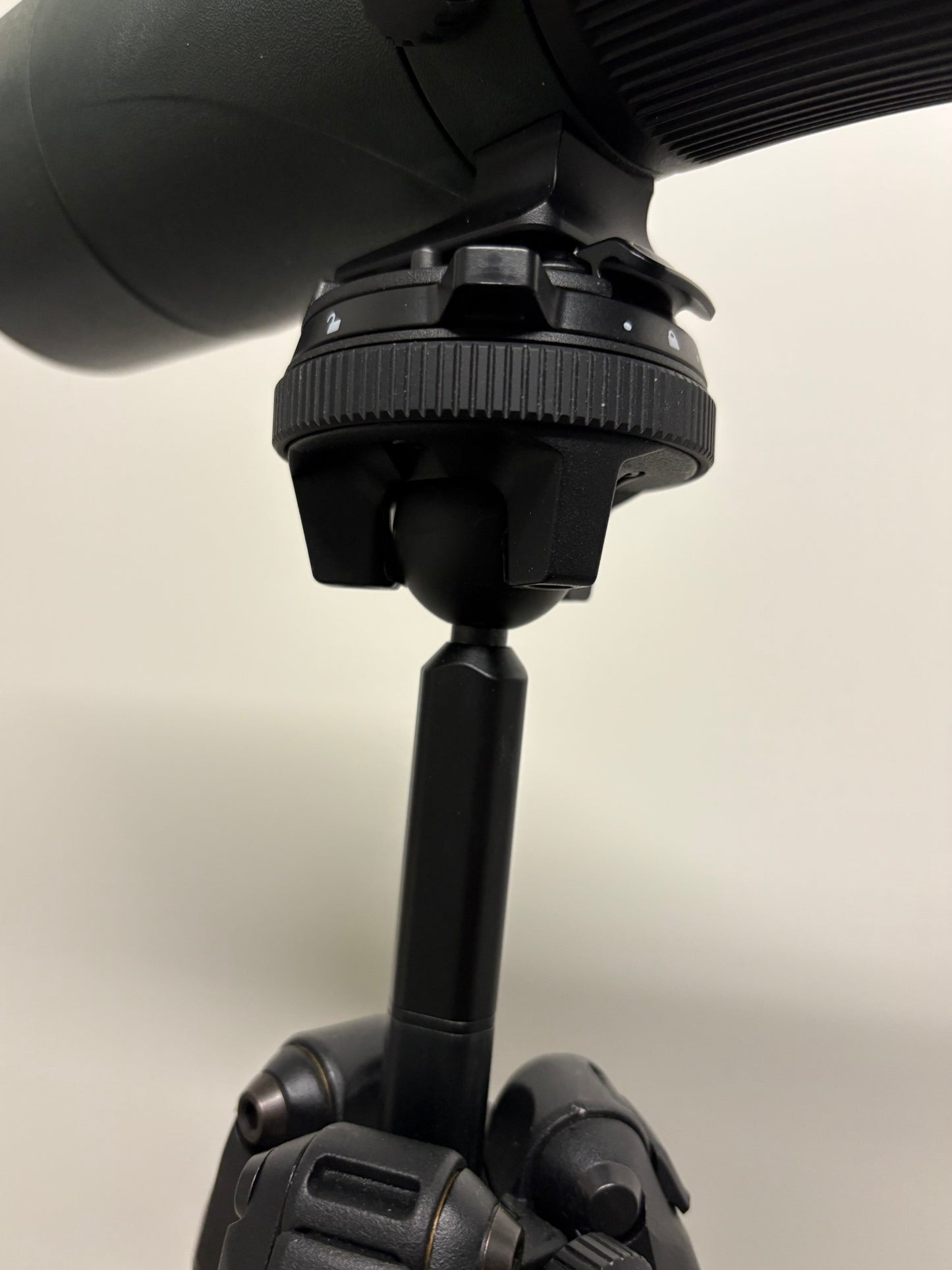 Swarovski ATS 25-50x65 HD Spotting Scope Incl. Peak Design Tripod - Used