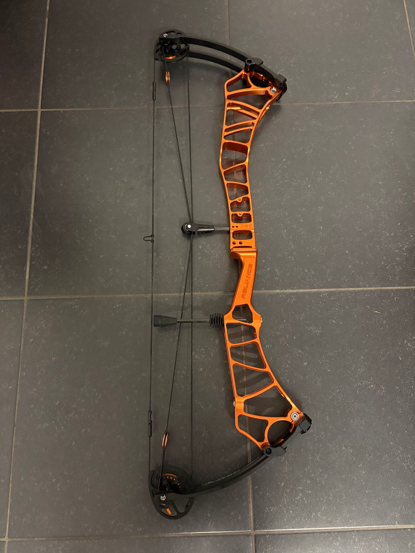Topoint Reliance Pro 38 Compound Bow LH Orange 30-50 lbs - Used