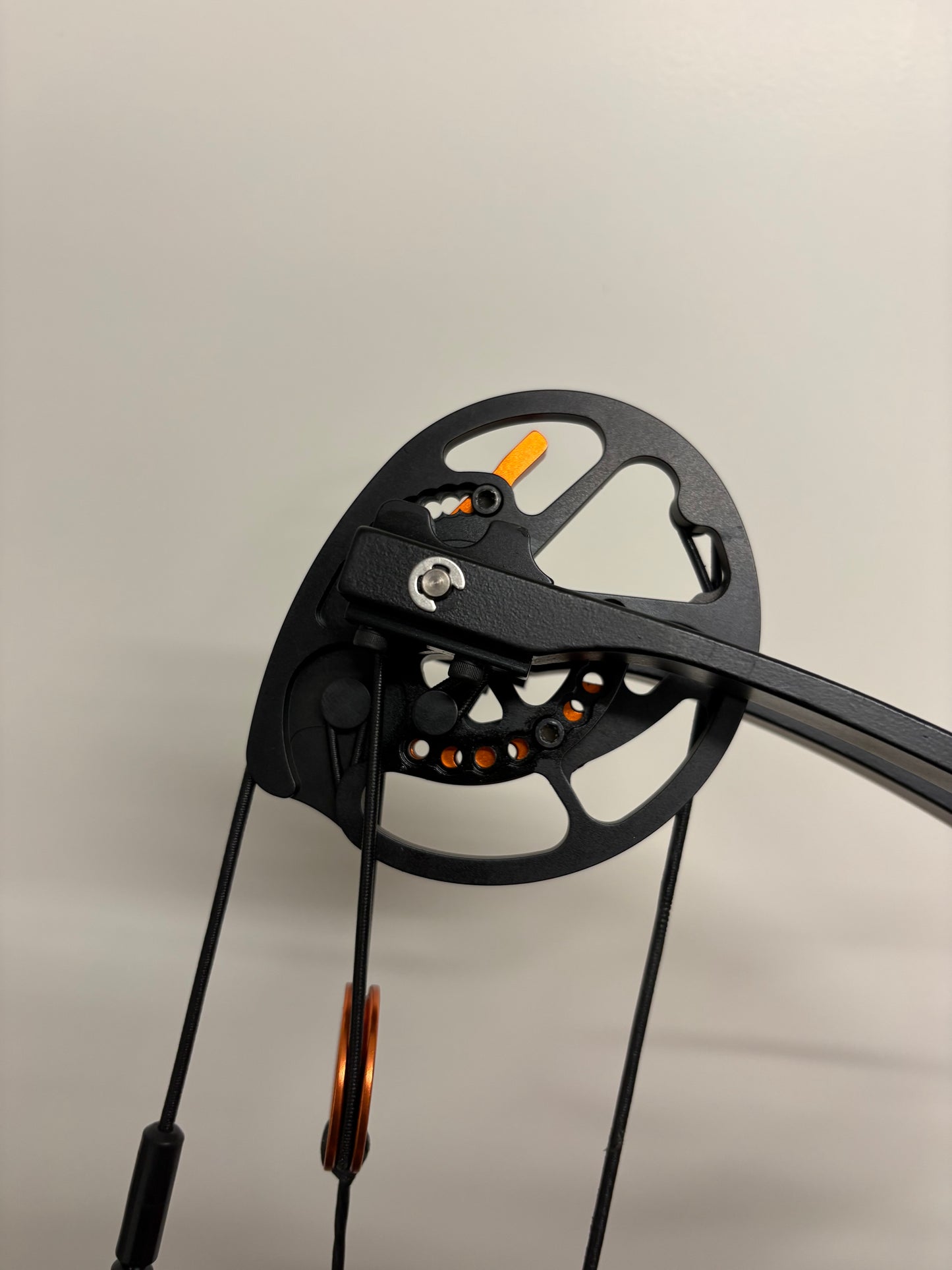 Topoint Reliance Pro 38 Compound Bow LH Orange 30-50 lbs - Used