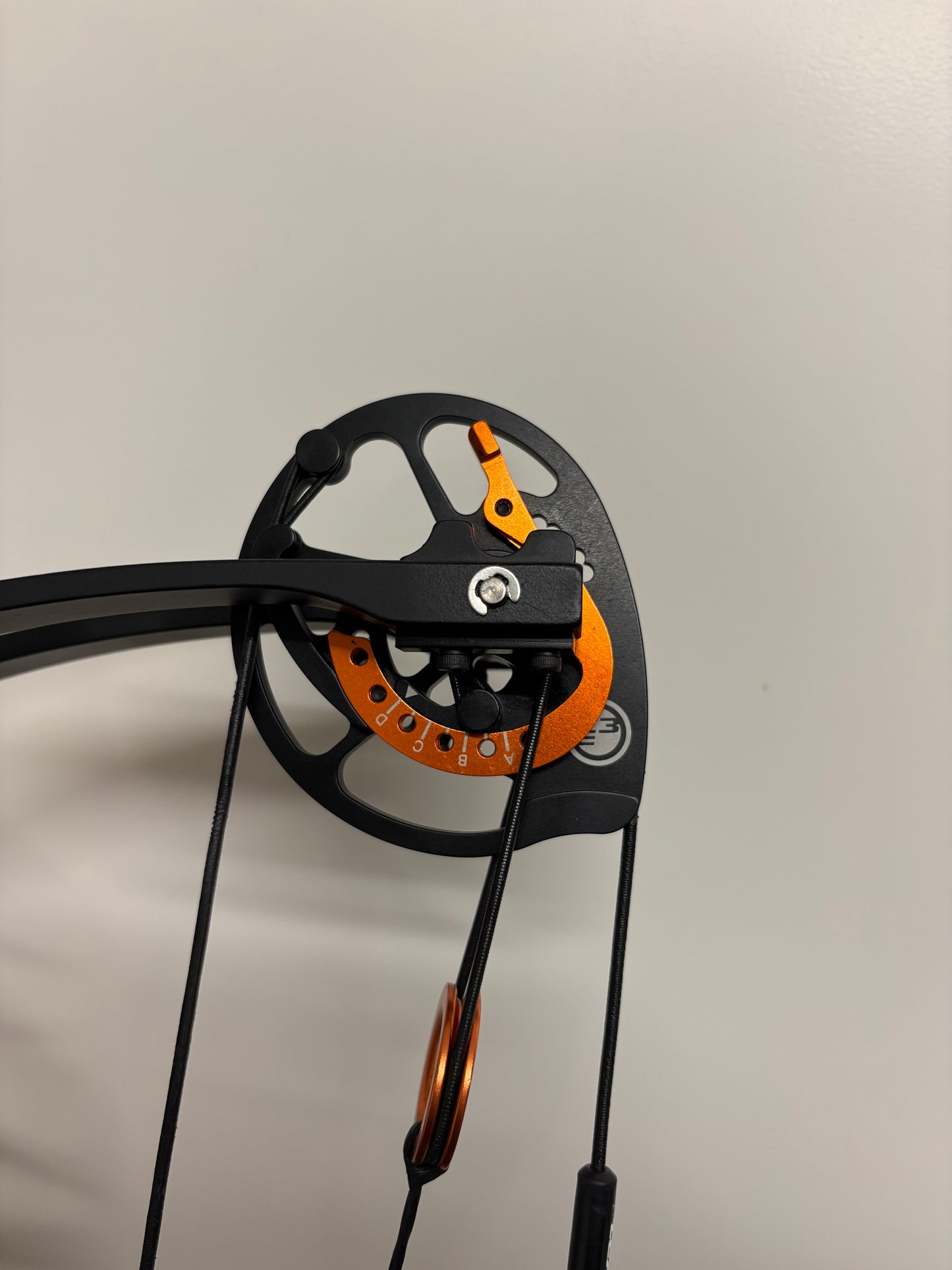 Topoint Reliance Pro 38 Compound Bow LH Orange 30-50 lbs - Used