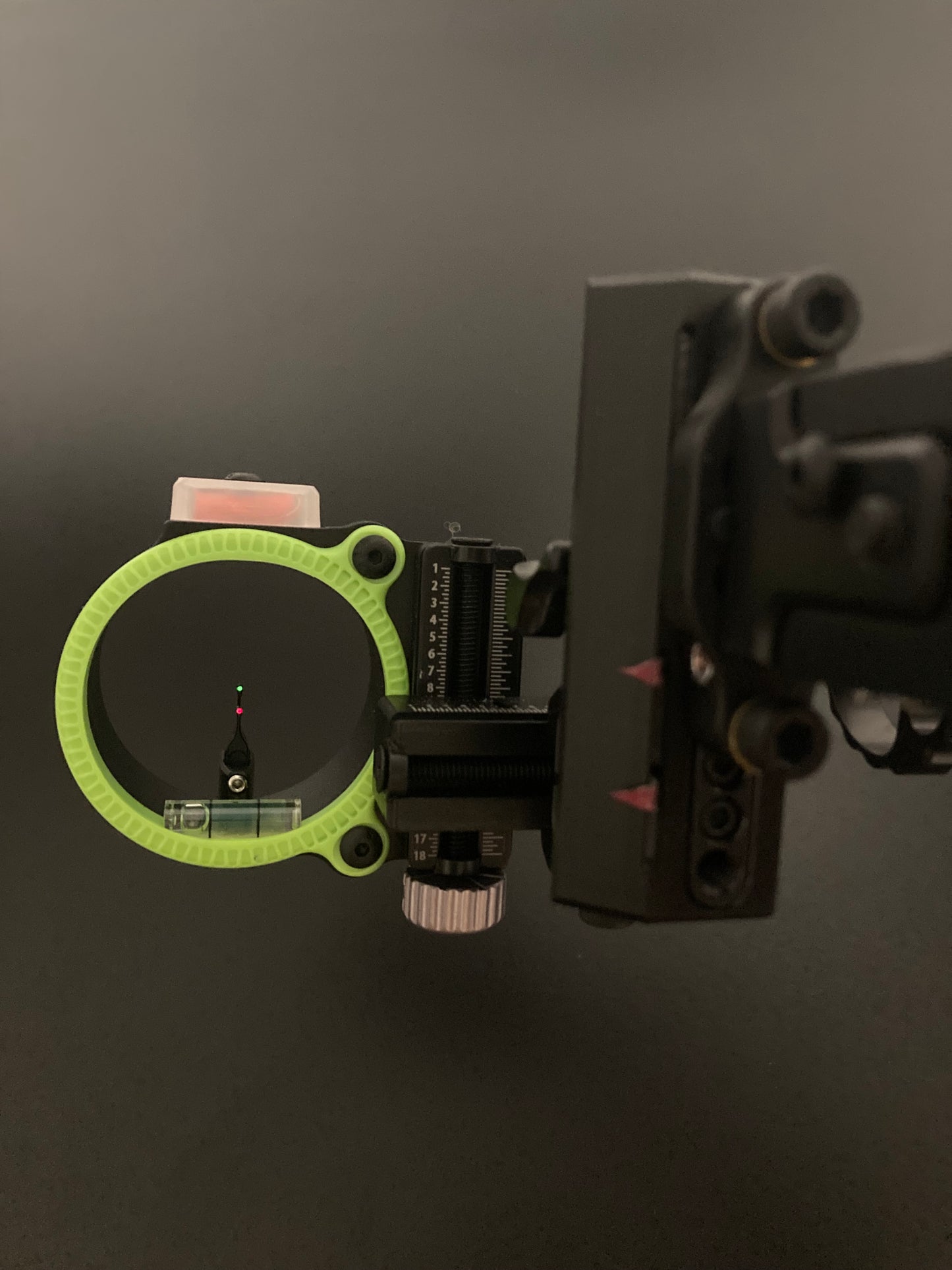 Black Gold Mountain Lite Dual Trac Vertical 2-pin Sight RH - Show Model