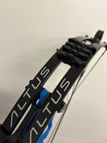 Hoyt Altus 38 Compound Bow LH Electric Blue DCX #1 50-60 lbs - NEW