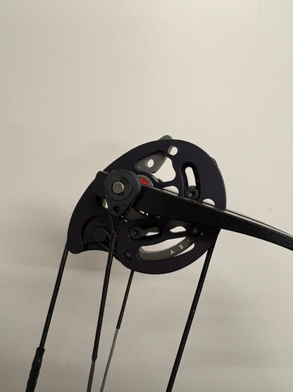 Hoyt Altus 38 Compound Bow LH Electric Blue DCX #1 50-60 lbs - NEW