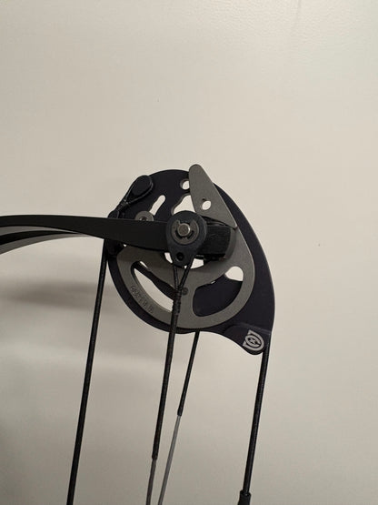 Hoyt Altus 38 Compound Bow LH Electric Blue DCX #1 50-60 lbs - NEW